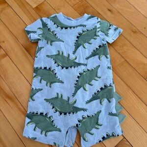 Carter’s 3-6 month short sleeve romper Dino 🦕 🦖